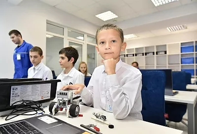 В Краснодарском крае в новогодние каникулы начали работу мобильные «Кванториумы»
