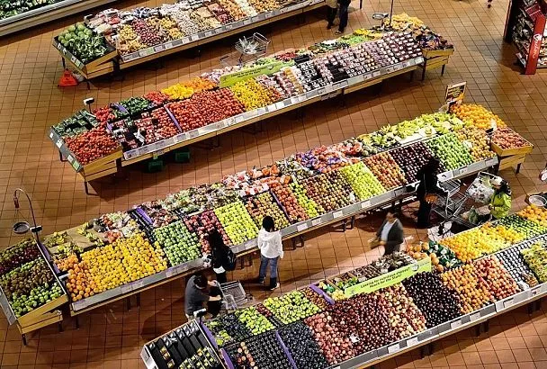 Едим вкусно и безопасно: сезонный гид по фруктам и ягодам на 2025 год без нитратов