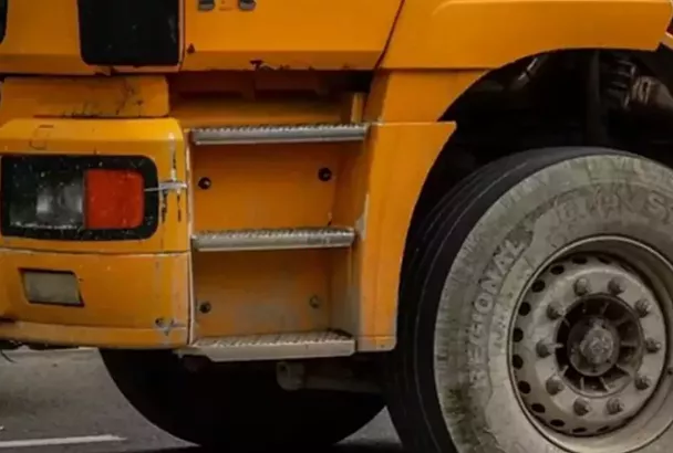 Около 180 единиц техники расчищают от снега региональные трассы в Краснодарском крае