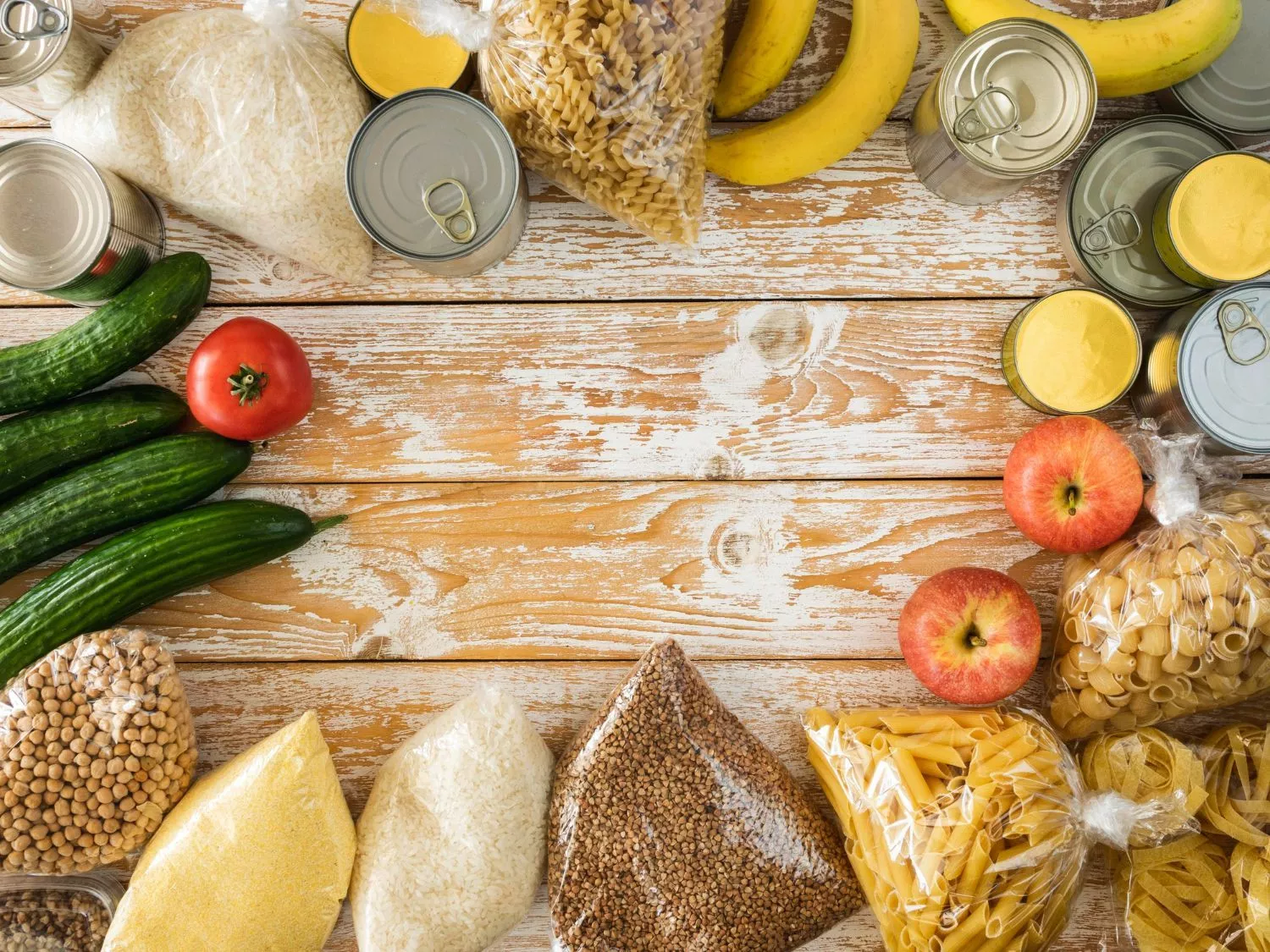 Мандарины, масло и яйца подешевели в России перед Новым годом