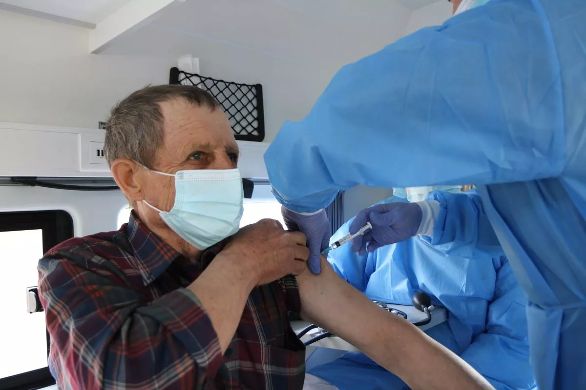 Работа мобильного пункта вакцинации в одном из отдаленных населенных пунктов Тихорецкого района. Работа мобильного пункта вакцинации в одном из отдаленных населенных пунктов Тихорецкого района.