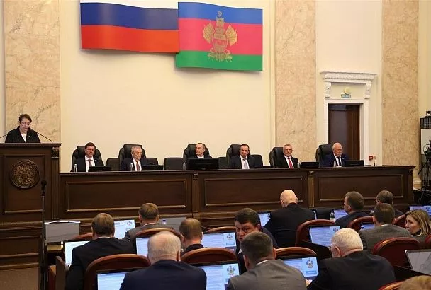 Депутаты кубанского парламента на 71-й сессии ЗСК приняли решение о введении дополнительных мер поддержки учителей