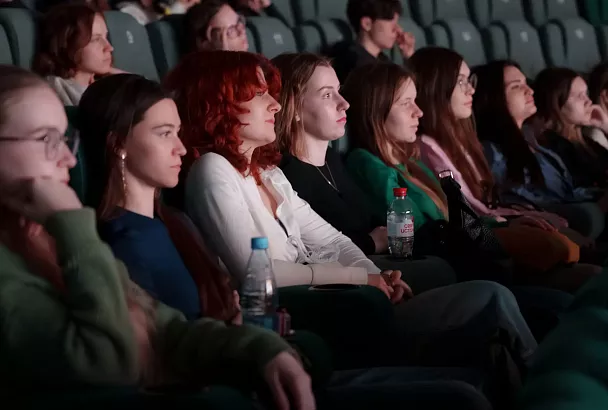 В Краснодаре прошел студенческий киновечер с показом фильма «Сильнее тишины»