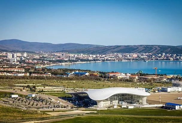 Первый за три года рейс приземлился в Геленджике 