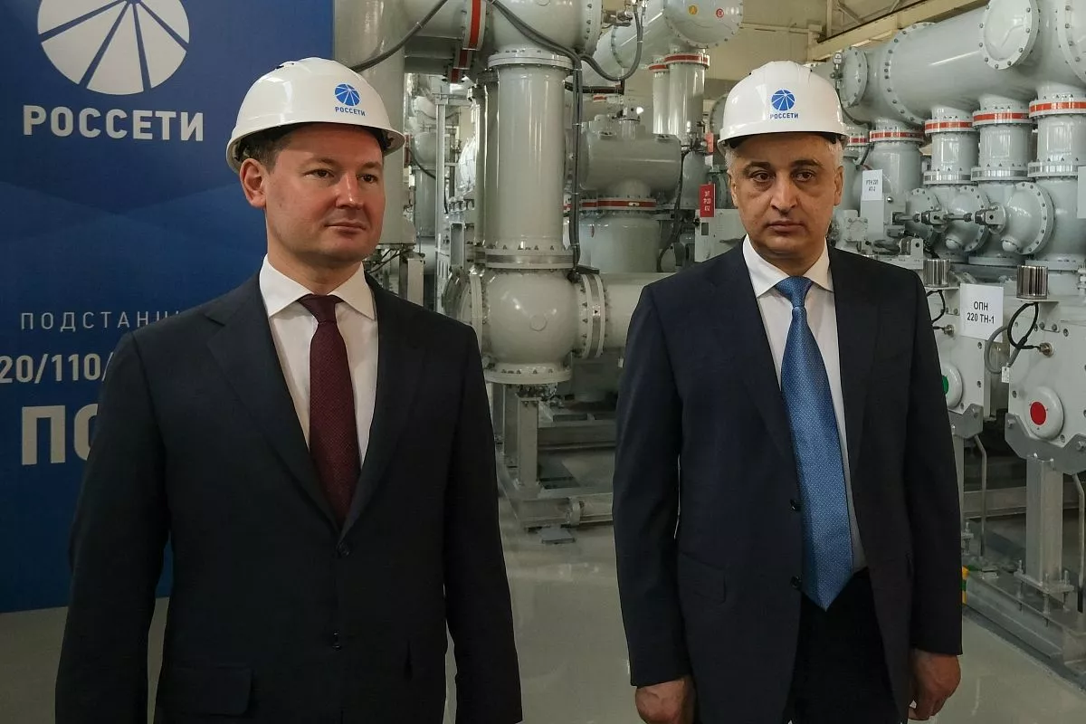 Энергомост, присоединивший полуостров, работает в оба направления в зависимости от пиков потребления.