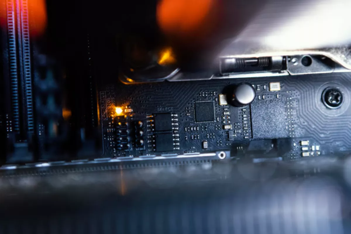 Видеокарты Nvidia RTX 50 серии подорожали в несколько раз из-за дефицита памяти