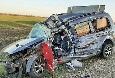 Пенсионер на легковушке погиб в ДТП с фурой на трассе Краснодар-Ейск