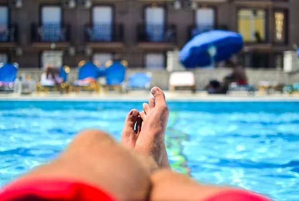 Не там отдыхаете! Почему даже самый крутой и чистый бассейн на отдыхе не заменит моря, а тем более океана