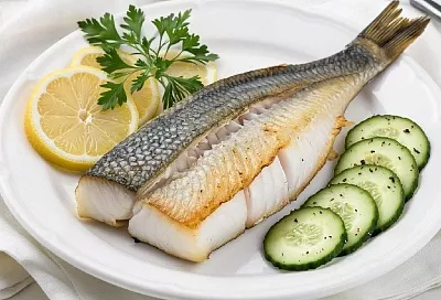 Простая рыба, но изысканный результат. Хек, минтай, треска — всего за 20 минут можно приготовить блюдо, достойное королевского стола