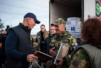 В преддверии Дня народного единства кубанские единороссы передали гуманитарную помощь «за ленточку»