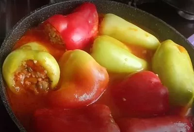 Такой фаршированный перец готовится без мяса: идеальный рецепт и его облегченный вариант