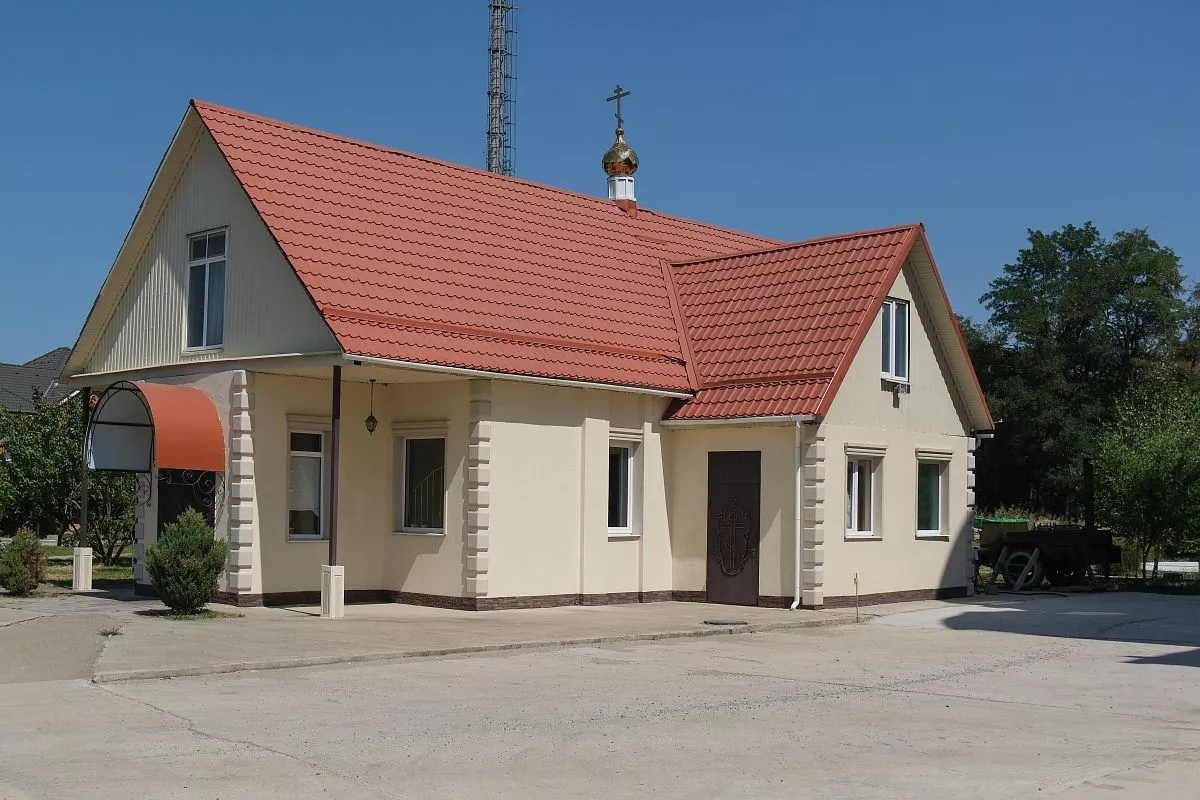 Воскресная школа при храме Святой Матроны Московской открылась в 2-17 году. Сейчас здесь обучается более 30 учеников.