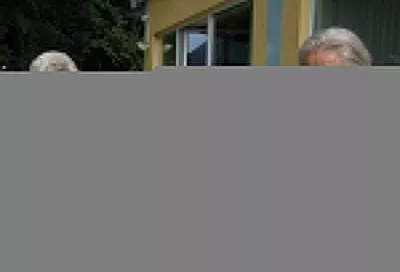 Непростой выбор: почему некоторым пенсионерам выгоднее не работать