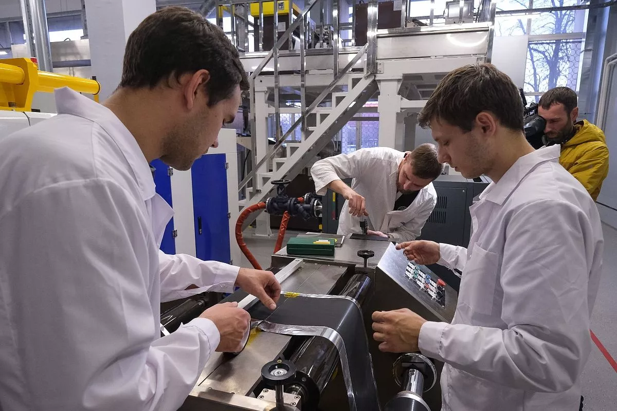 Производство литийионных аккумуляторных батарей для авиационных двигателей было создано при помощи займа краевого и федерального Фонда развития промышленности,