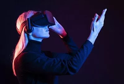 В Новороссийске женщина хотела убежать в VR, но её 33 тысячи убежали первыми