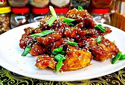 Минтай вроде сухая рыбка, но приготовленный в кисло-сладком соусе  будет вкуснее лосося