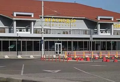 Задымление от пожара на складе под Краснодаром не повлияло на работу аэропорта