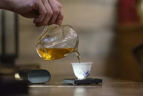 Гибискус, имбирь и листья оливы: какой травяной чай понижает холестерин