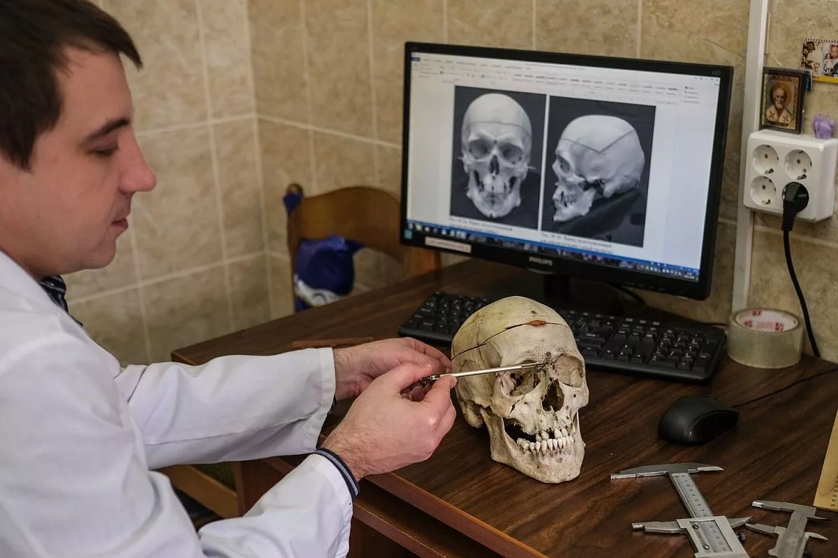 Кубанские эксперты-криминалисты выполняют более 40 тысяч экспертиз и около 12 тысяч исследований вещественных доказательств в год, более 90% из них помогают расследованию преступлений.