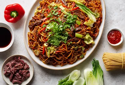 Жареный лагман на сковороде: сочно, быстро и лапша не разваривается