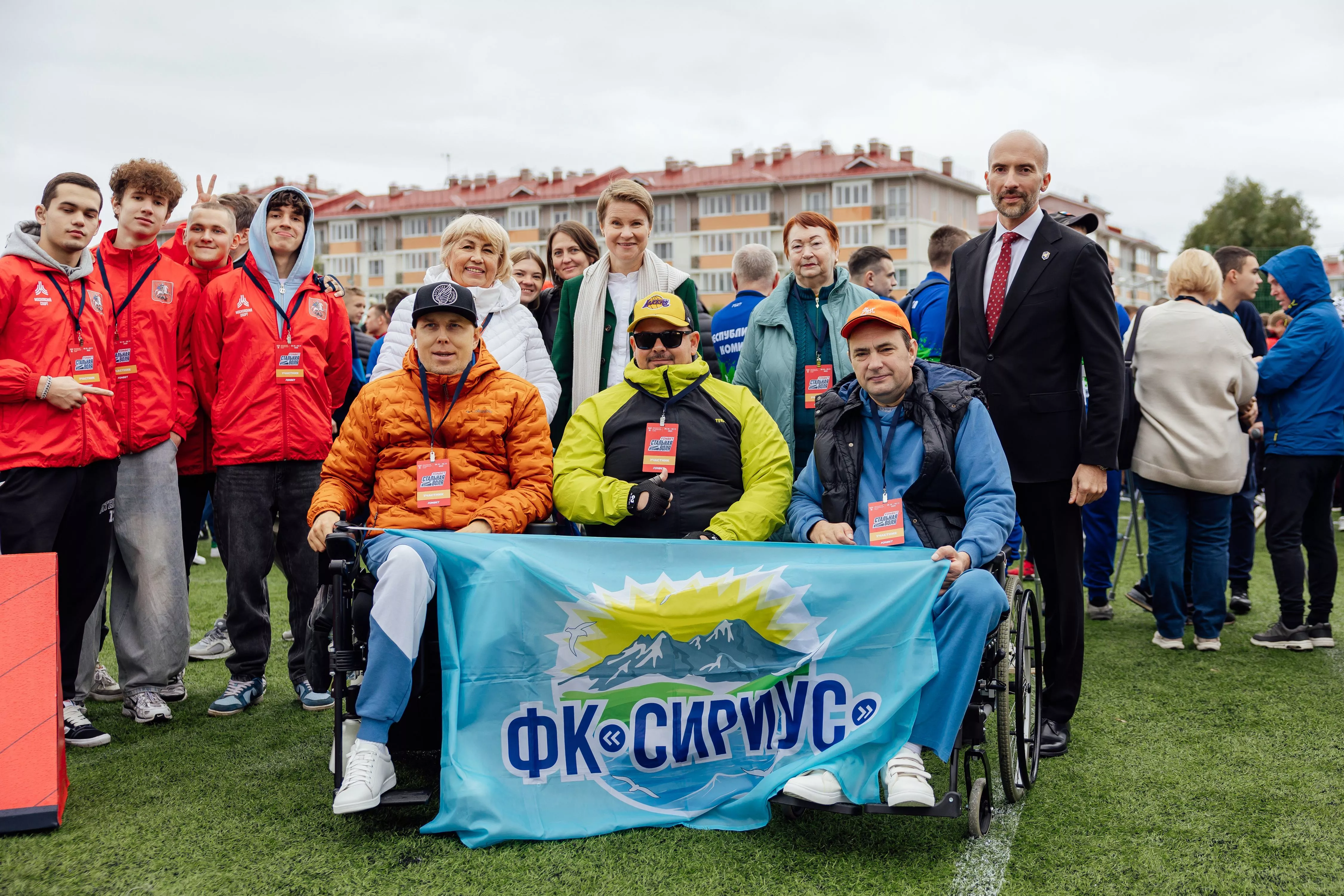 Такой игры вы еще не видели: футболисты на электроколясках забивают голы прямо в яблочко