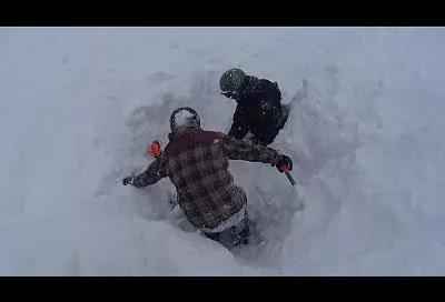 На Красной Поляне ребенок спас провалившегося в снег сноубордиста благодаря одной детали