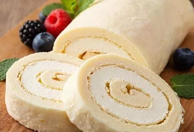 Смешиваю все ингредиенты вилкой и отправляю в духовку на 30 минут.  Творожный рулет для ленивых хозяек