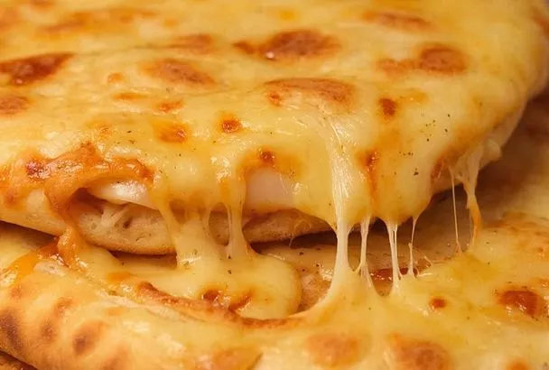 Прощайте, чебуреки! Так решила моя семья, после того, как попробовала лепешки на кефире с сыром