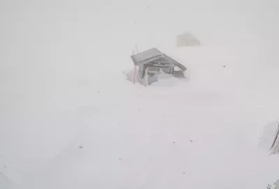 Ливневый снег идет в горах под Сочи: сугробы на вершинах выросли до 322 сантиметров