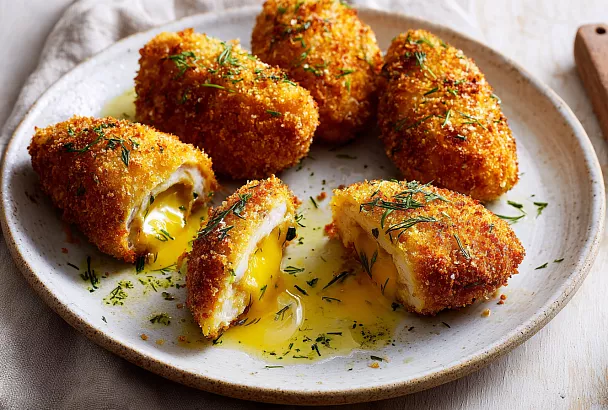 Ленивые котлеты по-киевски из куриного фарша — сочные и хрустящие