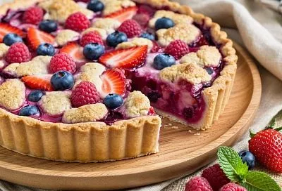 Достаю из холодильника все, что нахожу и пеку простой пирог к чаю на сметане