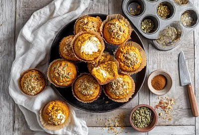 Тыквенные кексы с начинкой чизкейк