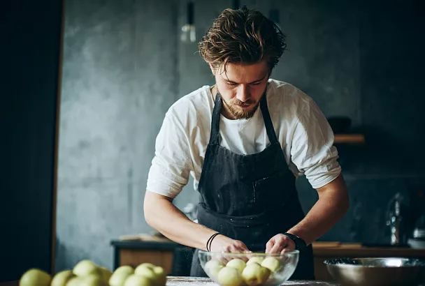 Яблочный пирог с кремовой текстурой: много начинки, мало теста