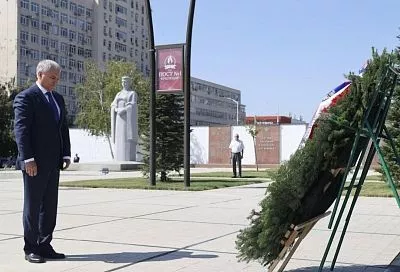 Вячеслав Володин и Вениамин Кондратьев возложили цветы к Вечному огню в Краснодаре