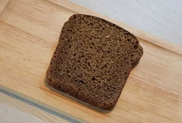 Суши сухари: остатки ржаного хлеба – идеальная подкормка для томатов