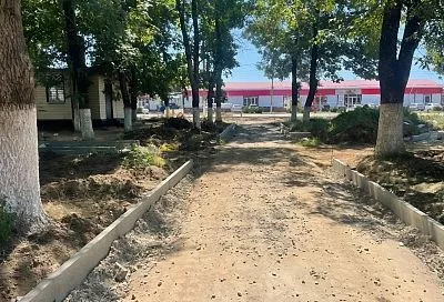 Сквер благоустраивают в поселке Ахтырском Абинского района