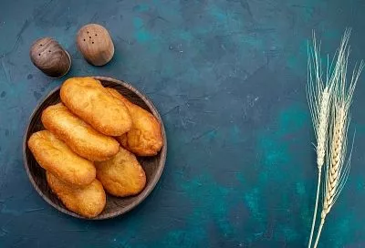 Особое тесто для жареных пирожков на кефире без дрожжей: не нужно ждать, пока тесто поднимется