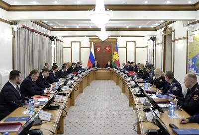 В новогодние праздники за правопорядком на Кубани будут следить около двух тысяч сотрудников полиции