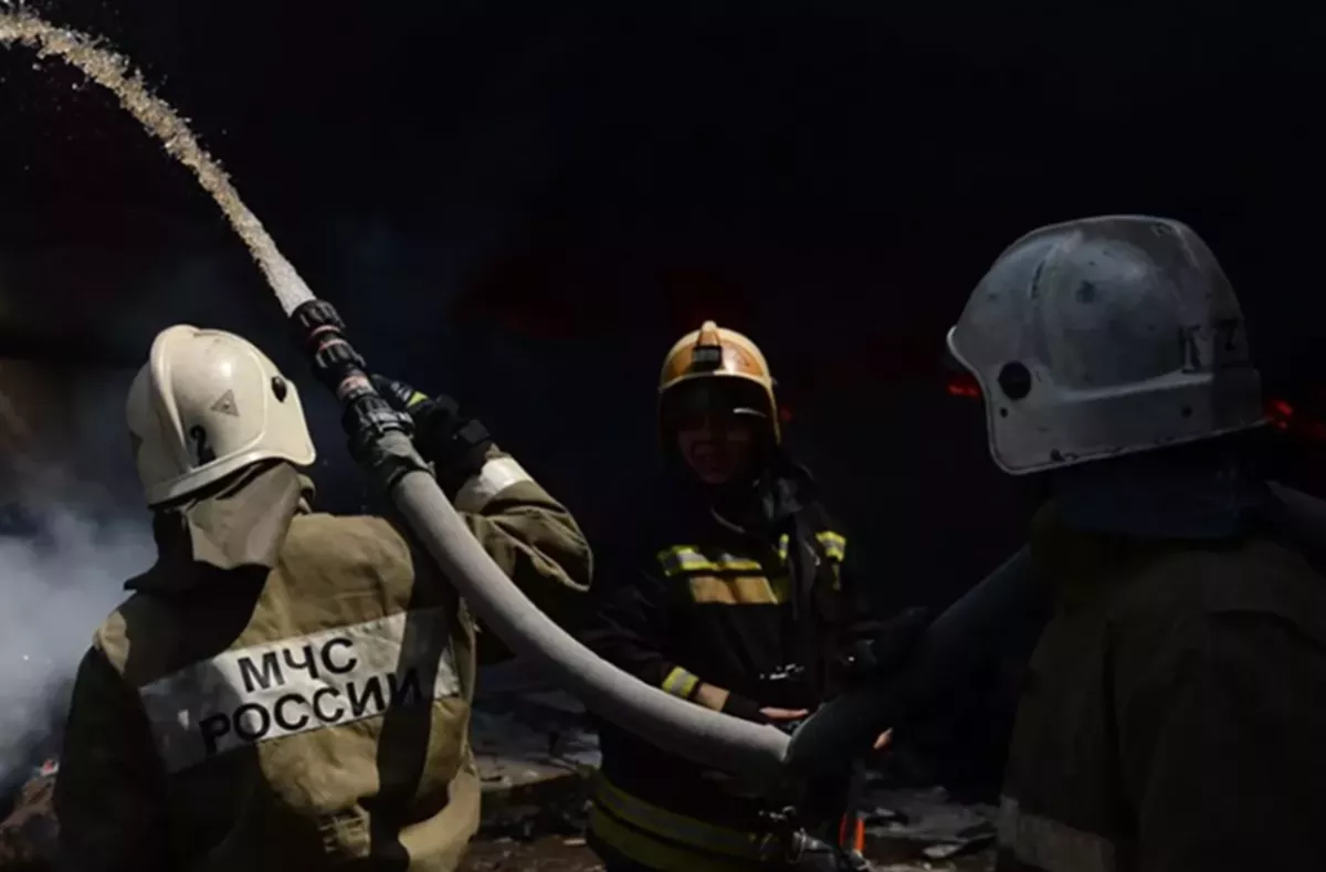 Возгорание резервуара с нефтепродуктами произошло из-за атаки БПЛА в поселке Темрюкского района