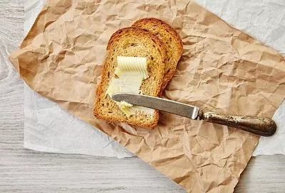 Чем старше, тем меньше: объективные причины для ограничения себя в потреблении сливочного масла