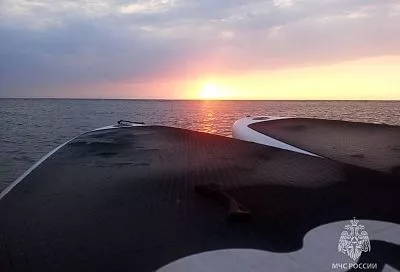 Двух несовершеннолетних сапбордисток спасли в акватории Черного моря у берегов Сочи