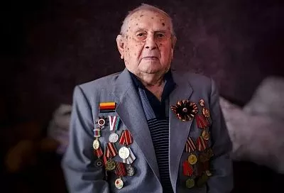 Вениамин Кондратьев поздравил со 102-летием ветерана Великой Отечественной войны из Краснодара