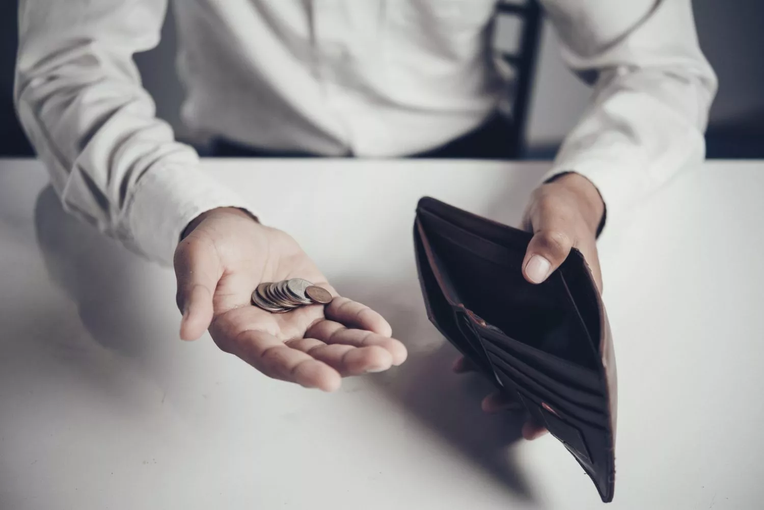 В декабре многие россияне получат зарплату раньше — но январь может оказаться «бедным»