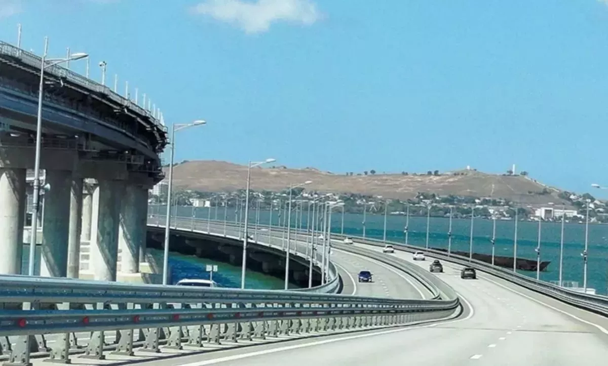 Какая обстановка на подъездах к Крымскому мосту 26 августа