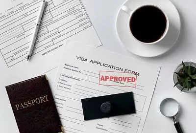 США приостанавливают выдачу виз для граждан России и ещё 74 стран