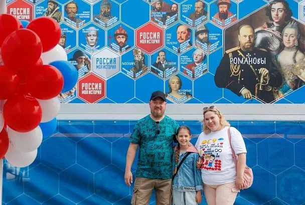 Ко Дню семьи, любви и верности в краснодарском парке «Россия — Моя история» подготовили тематические экскурсии и мастер-классы