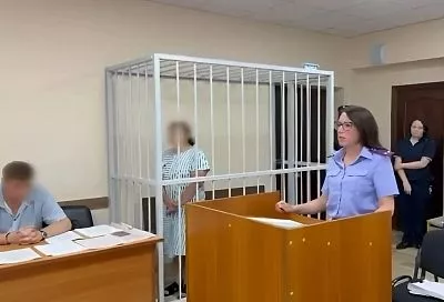 Била по голове, угрожала ножом. Истязавшую 1,5-годовалого сына мать заключили под стражу в Сочи