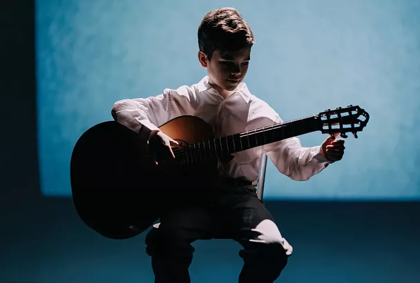 Преемственность поколений через музыку: при поддержке депутата Бориса Юнанова вышел клип юного автора Саши Беридзе