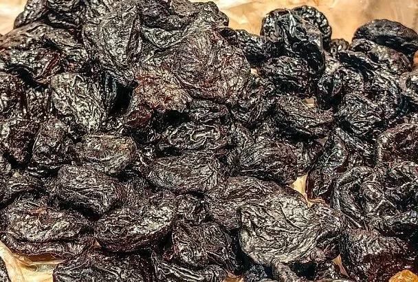 Почему нужно мыть покупные сухофрукты: скрытые опасности и реальные риски