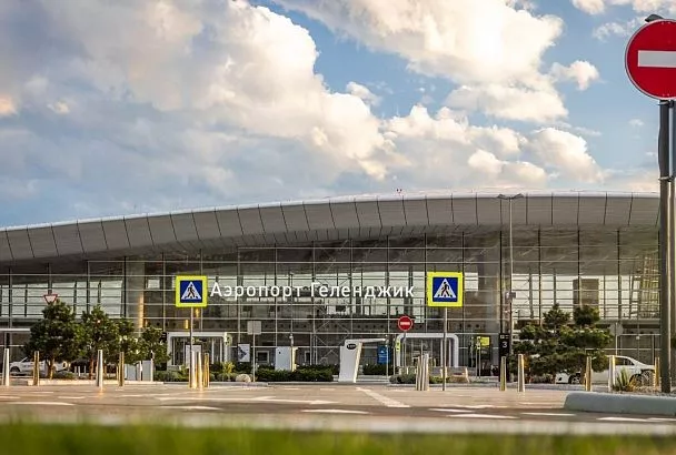 В аэропорту Геленджика сняли ограничения на прием и выпуск воздушных судов